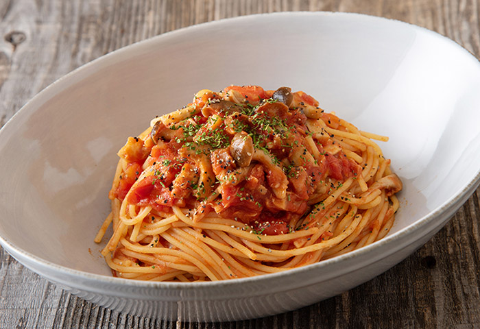 ツナときのこのトマトソースパスタ